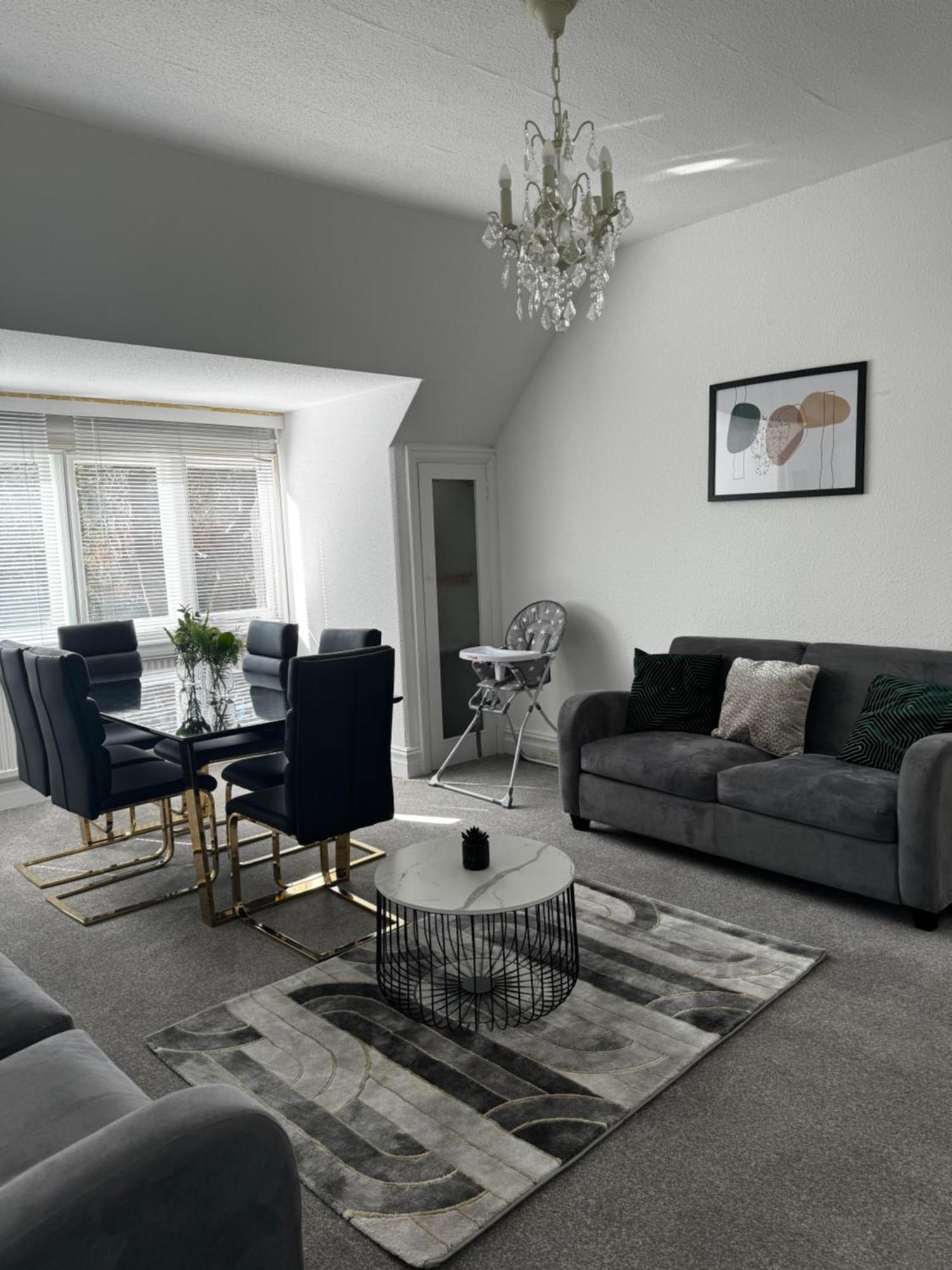 Apartment In Canford Cliffs Close To Sandbanks Beach Poole Exteriér fotografie