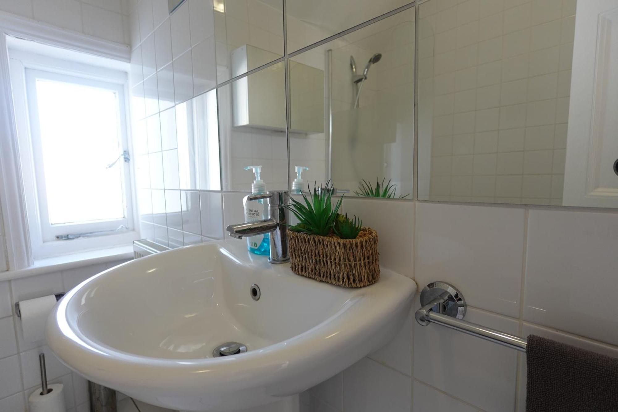 Apartment In Canford Cliffs Close To Sandbanks Beach Poole Exteriér fotografie
